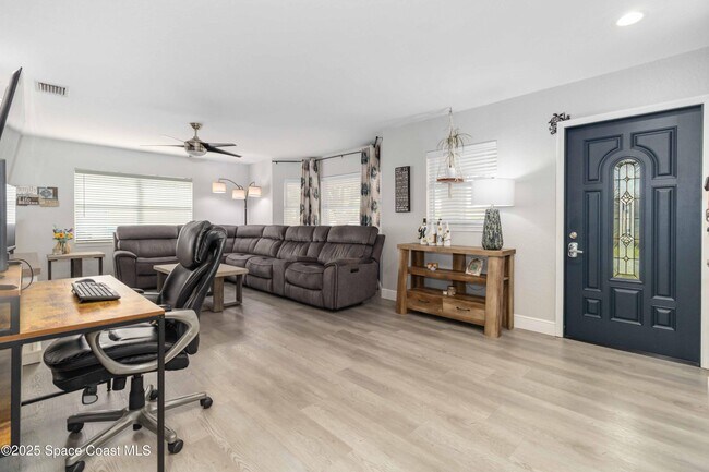 Building Photo - 1149 Scyphers St NE