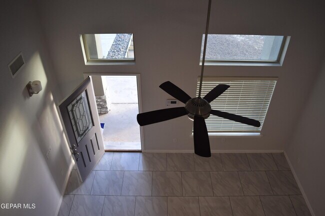 Building Photo - 1103 Nickel Hl Ave