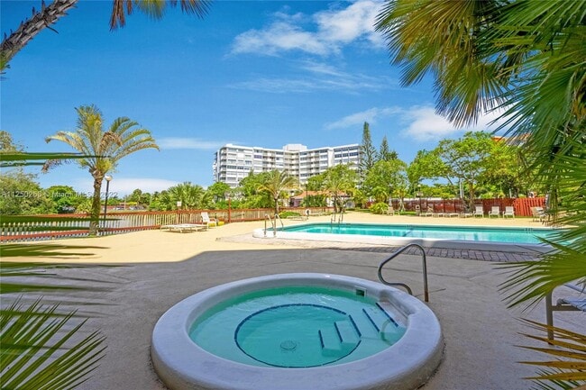 Building Photo - 1300 NE Miami Gardens Dr