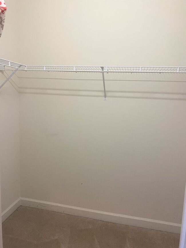 Building Photo - Rent Special $500 off June rent! Application special! Central Wilmington, Minutes Novant Hospital...