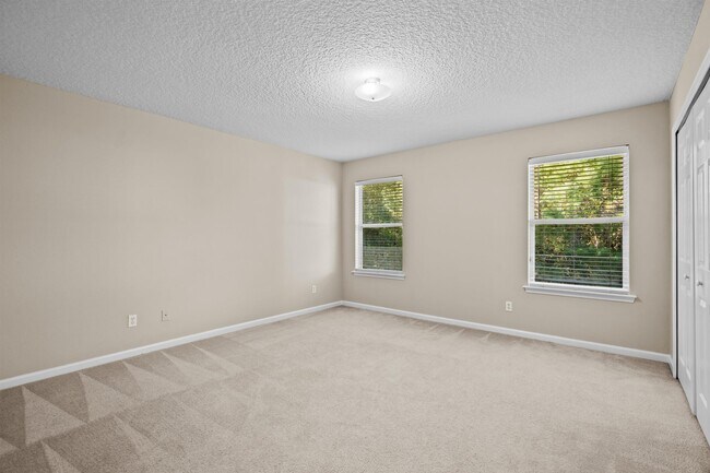 Building Photo - 310 Scrub Jay Dr