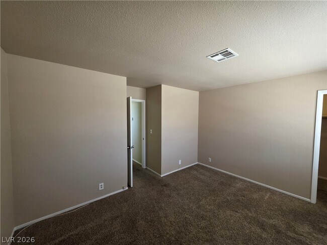 Building Photo - 1745 Mt Hood St