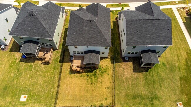 Building Photo - 1537 Underbrush Dr