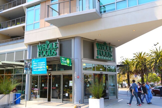 Building Photo - 306-308 Church St.