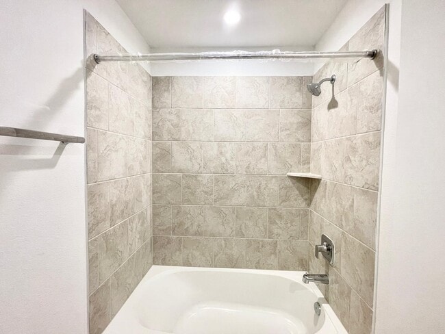 Building Photo - 30007 Foxtail Pne Ct