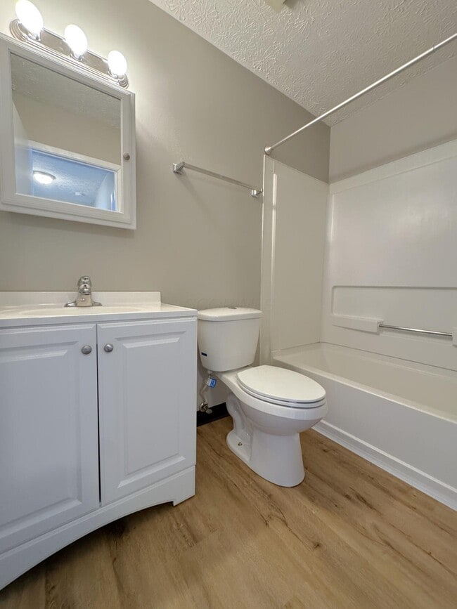 Building Photo - 2596 Sawbury Blvd