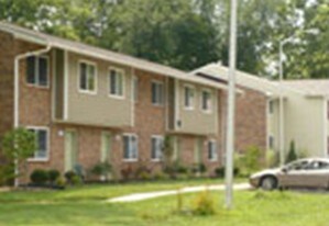 Building Photo - Walnut Forest Apartments - Income Restricted