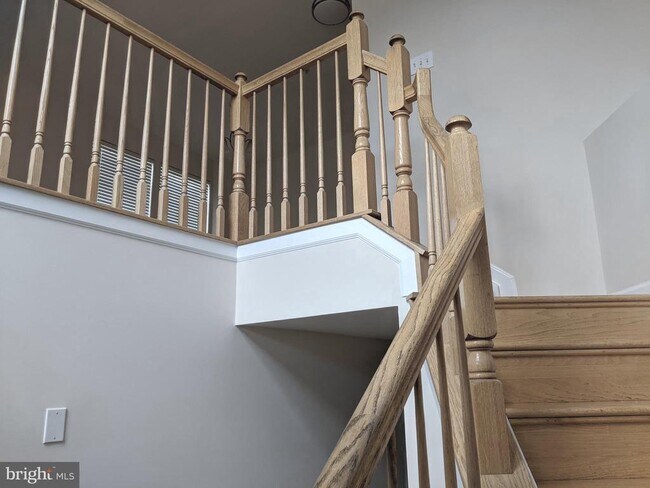 Building Photo - 8710 Stonehouse Dr