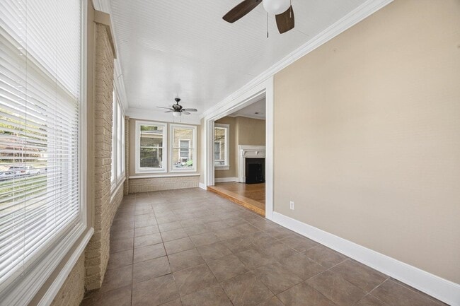 Building Photo - 230 Garland St