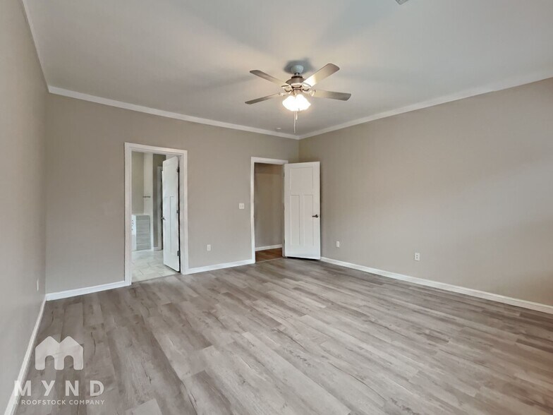 Building Photo - 12924 Firerock Cir