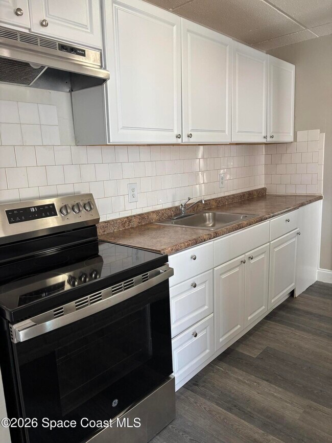 Building Photo - 321 Johnson Ave