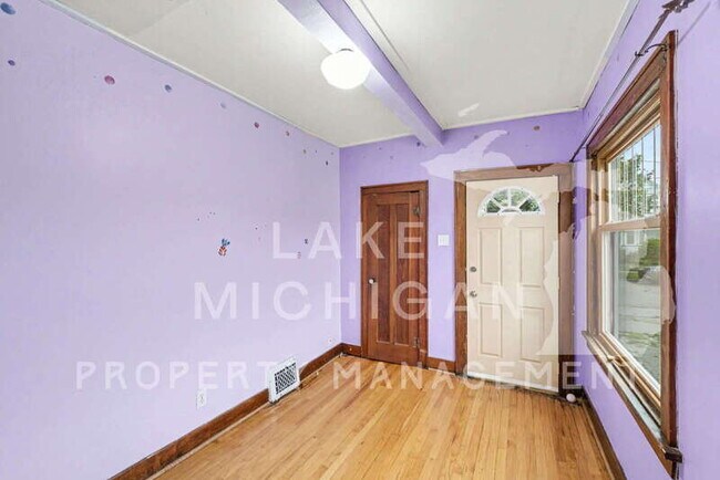Building Photo - 212 N 3rd St