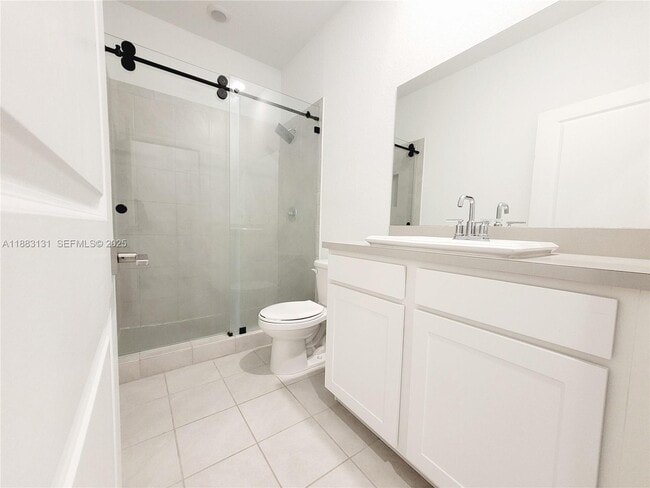 Building Photo - 541 NE 4th Ln