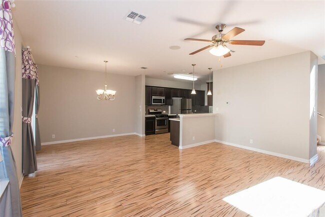 Building Photo - 1620 Bryant Dr