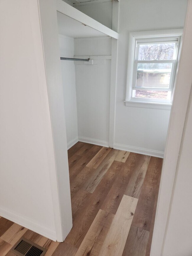 Building Photo - 264 N Jackson St