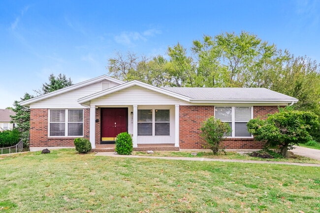 Primary Photo - 3319 Tom Sawyer Dr