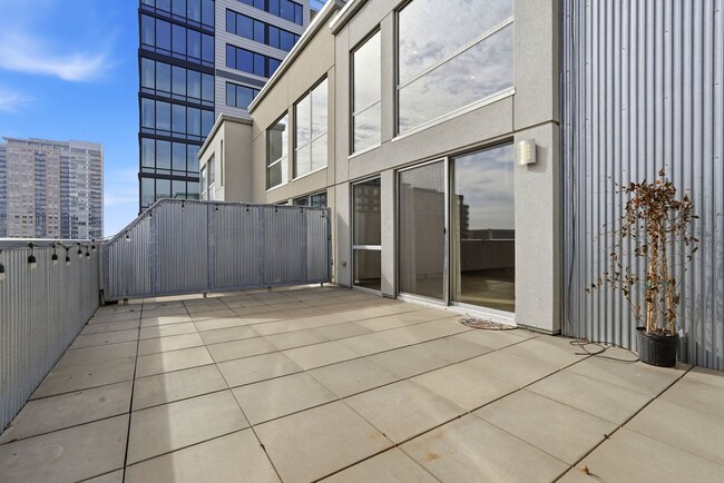 Building Photo - *Rarely Available* 3 Bedroom 2 Bathroom Penthouse At The Sexton Lofts!