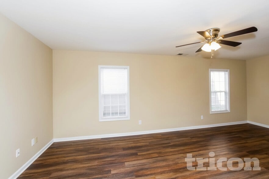 Building Photo - 403 Parkstone Ct