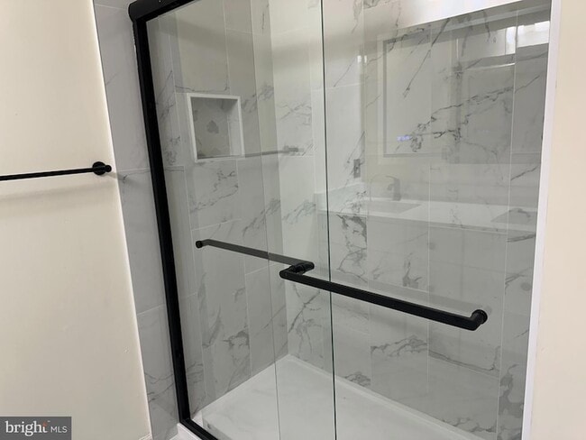 Building Photo - 25 Green Meadow Ct