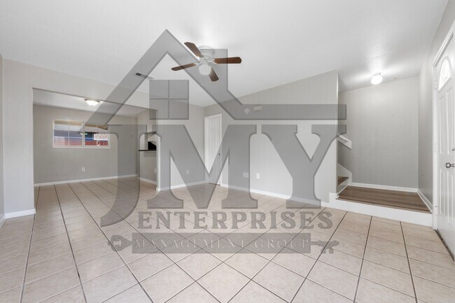 Building Photo - 815 Cravens St