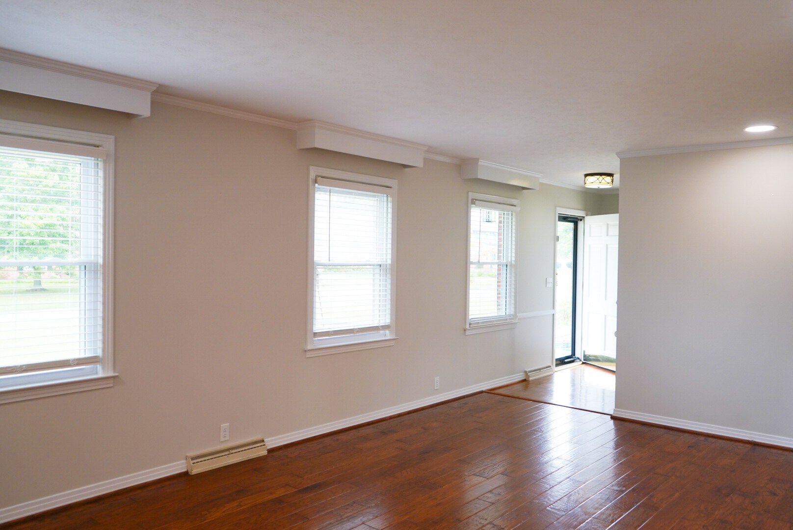 Living room - 735 Fisk Rd