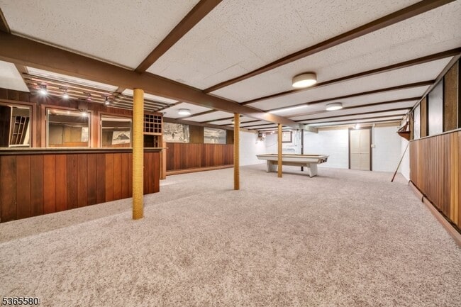 Building Photo - 37 Lenape Dr