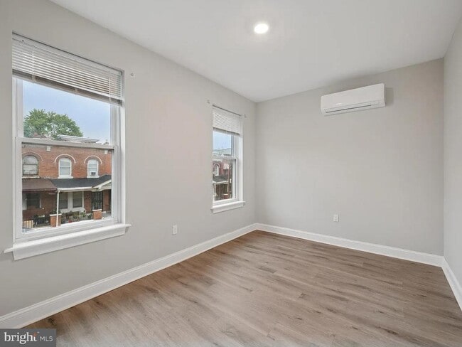 Building Photo - 1236 W Airdrie St