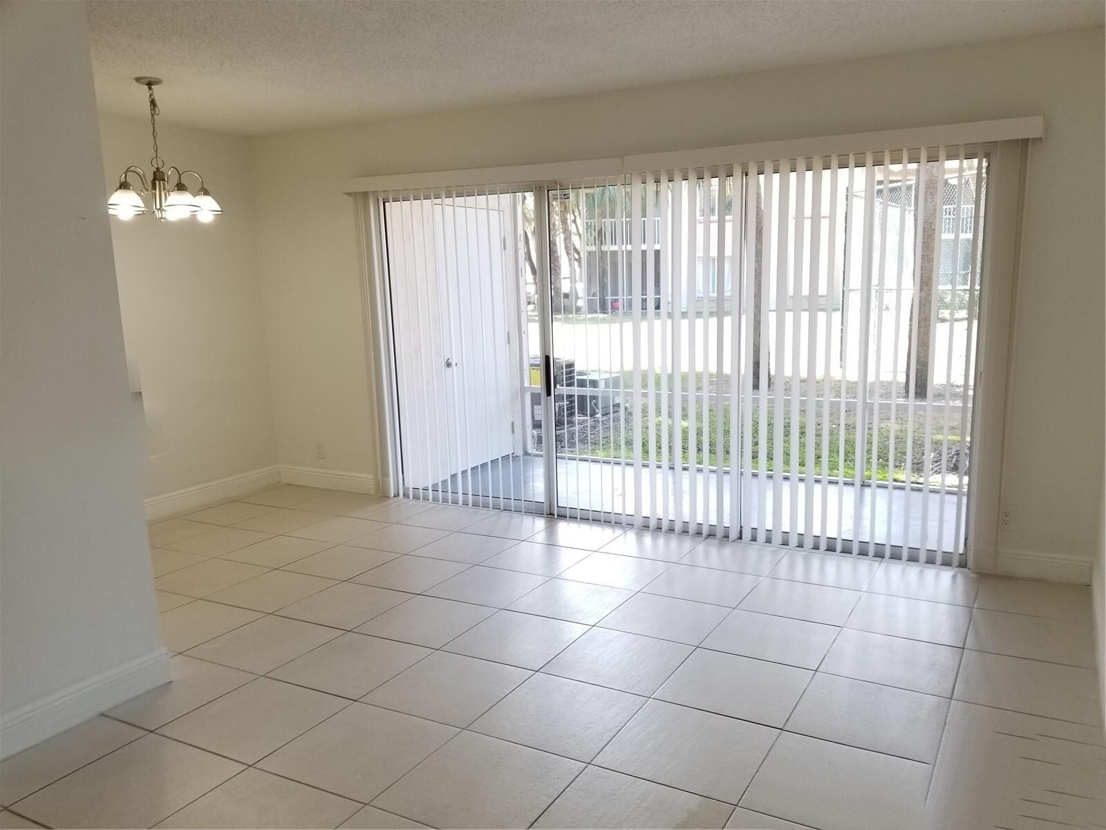 Building Photo - 9521 SW 138th Pl