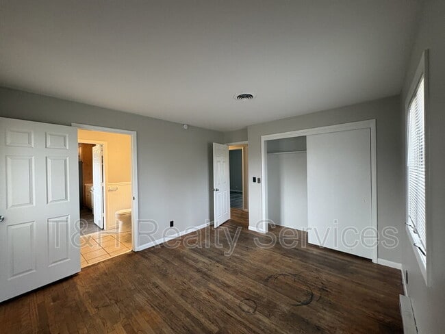 Building Photo - 509 Glendale Dr