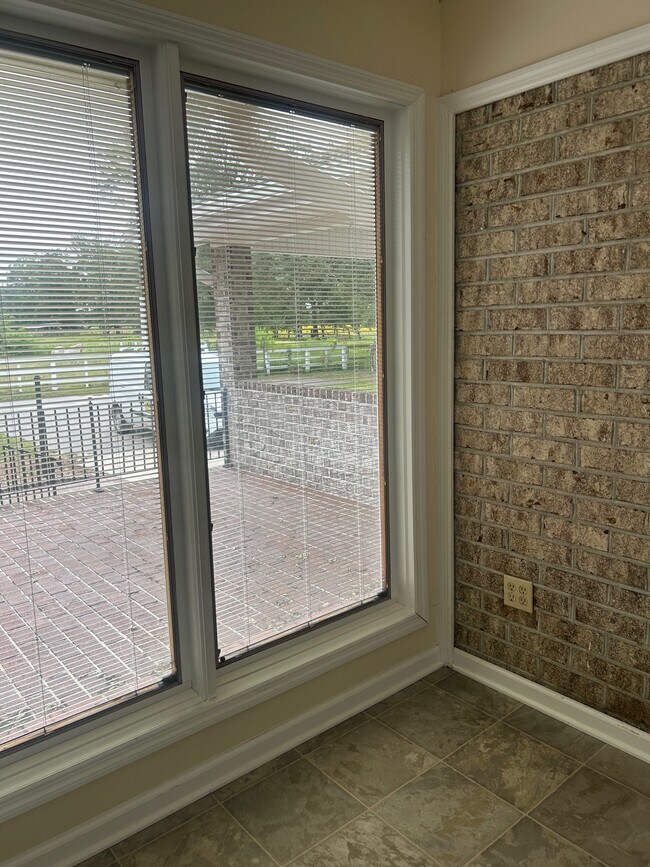 Building Photo - 4560 Smith Rd