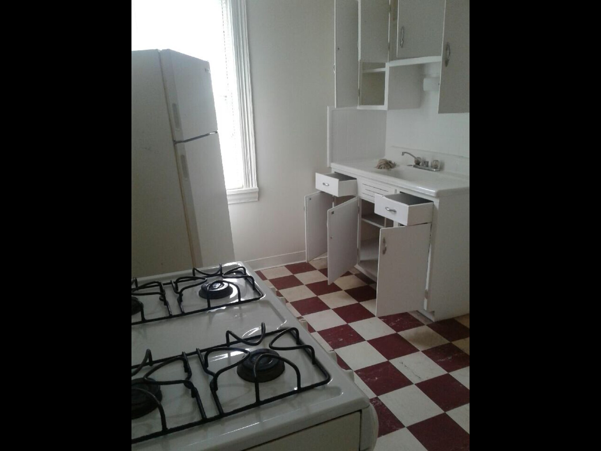 Kitchen - 826 Park St