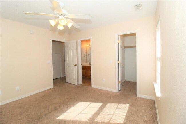 Building Photo - 2581 Bowman Dr