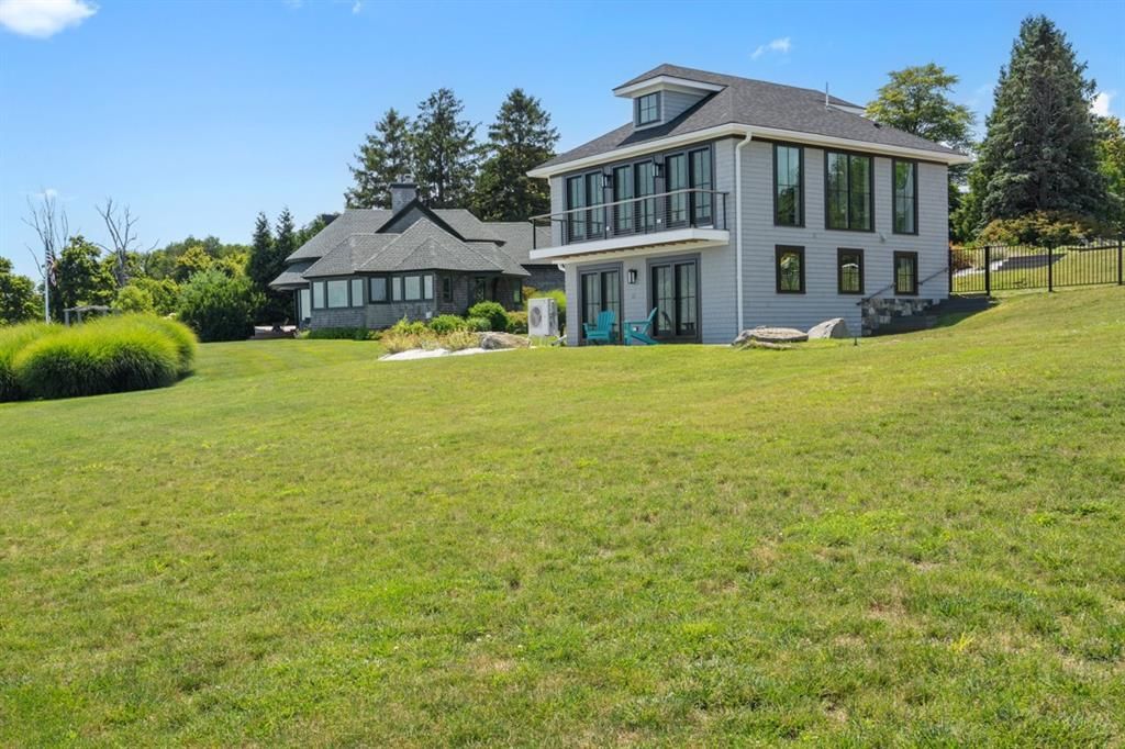 Building Photo - 1058 E Shore Rd
