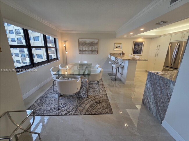 Building Photo - 4900 N Ocean Blvd