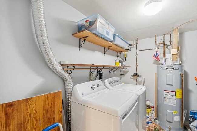 Building Photo - Beautifully maintained townhome on a quiet cul-de-sac in Springfield!