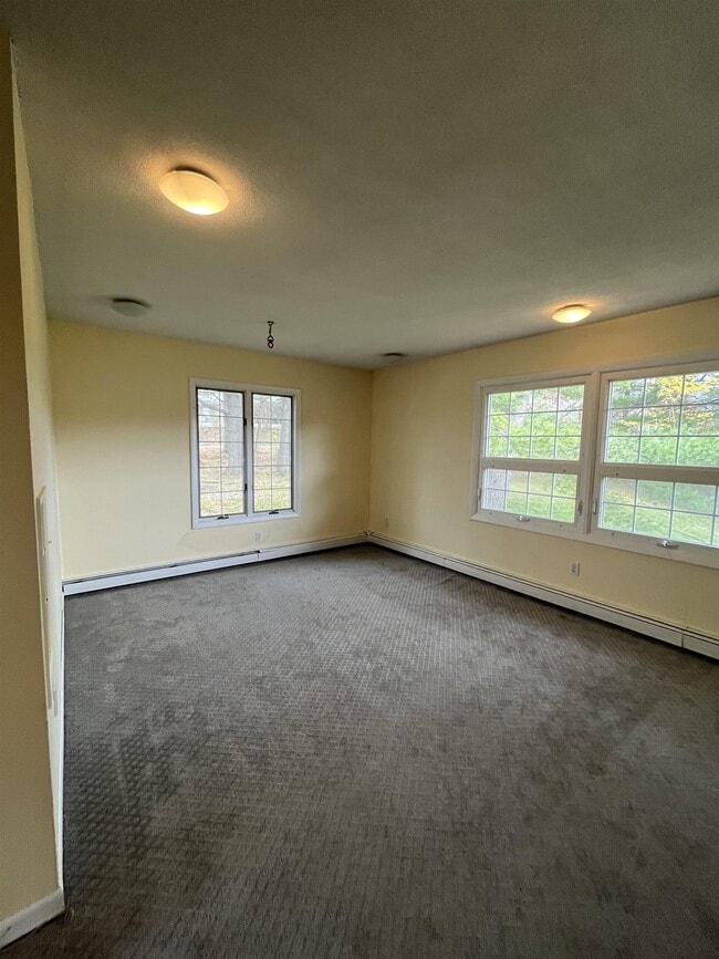 Building Photo - 988 Prindle Rd