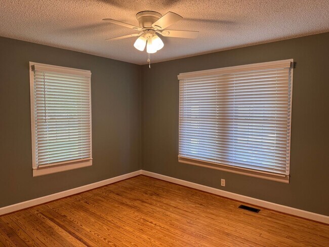 Building Photo - 3 Bed, 1 Bath Newly Renovated Home in Asheboro!