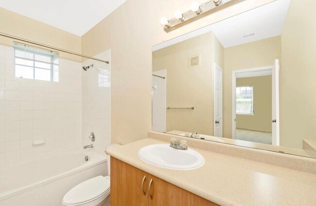 Building Photo - Top Floor 2+2, Walk up, no one above you, 1 res parking space