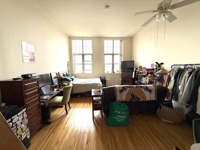 Primary Photo - 450 7th St