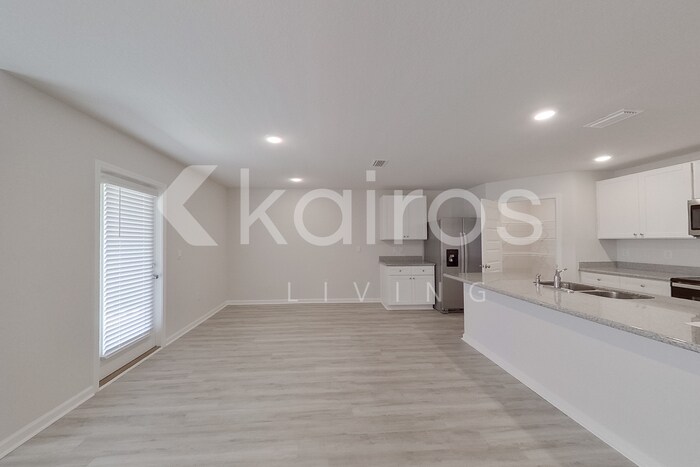 Building Photo - 4671 Malay Cir