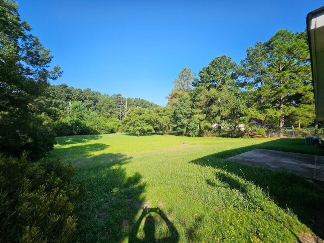 Building Photo - 105 Amelia Dr