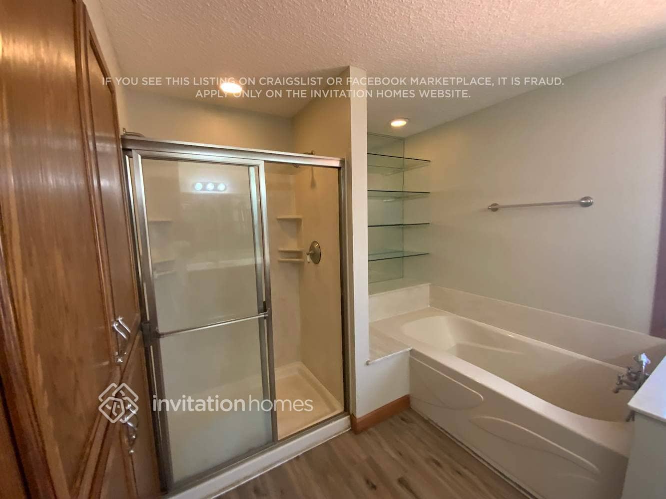 Building Photo - 8641 N Girard Ave