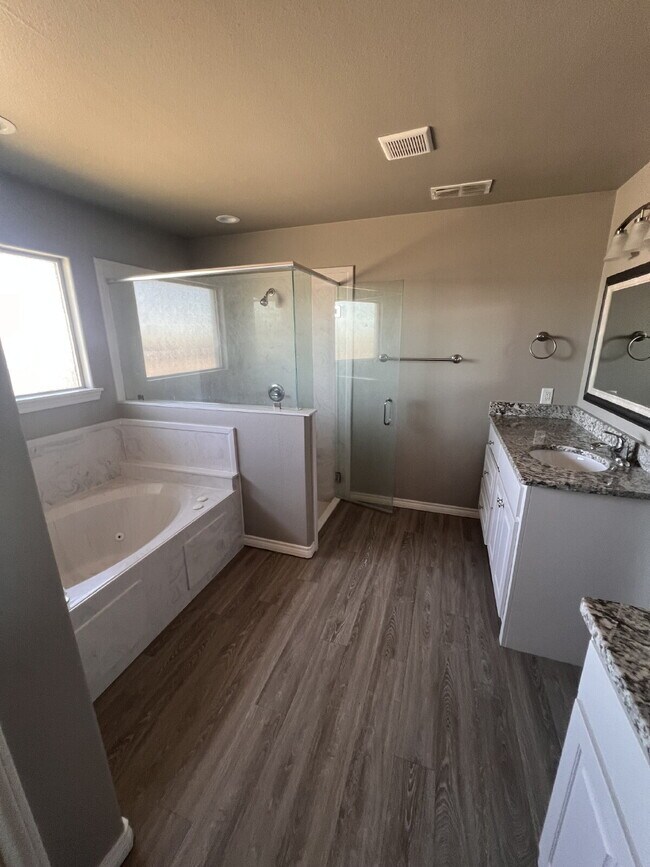 Building Photo - 3 Bedroom Home in Shallowater