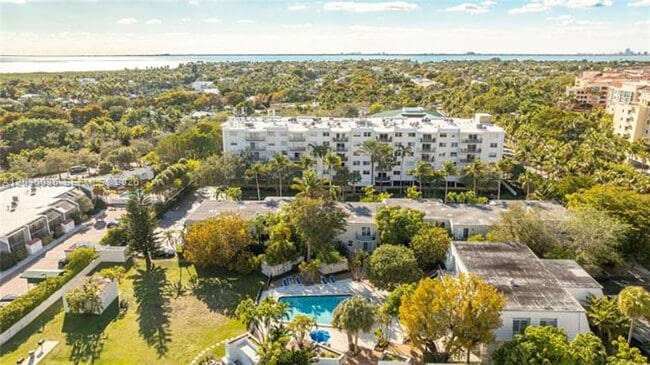 Building Photo - 210 Seaview Dr