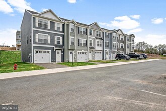 Building Photo - 804 Rising Sun Ln