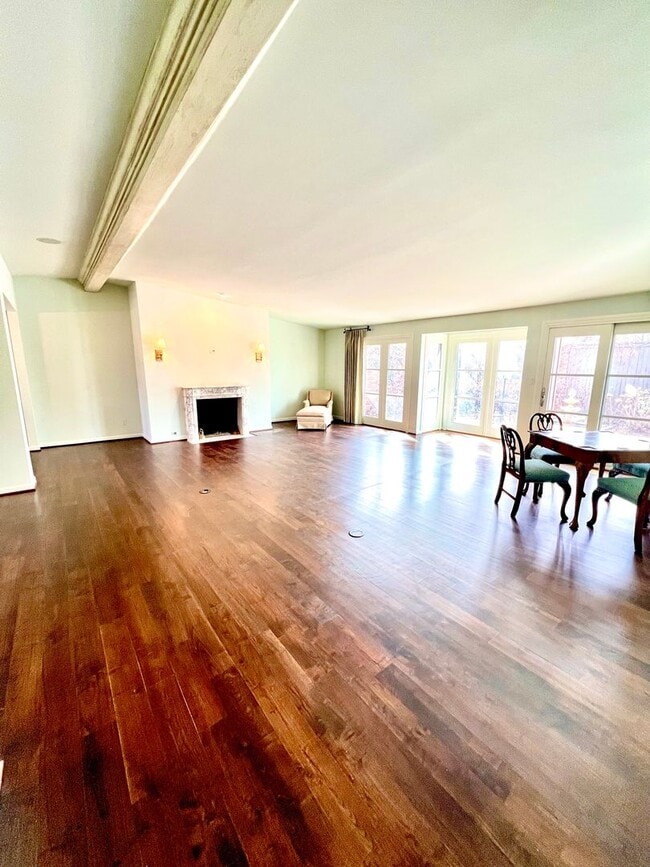 Building Photo - Rare rental opportunity in gated Garden Park!