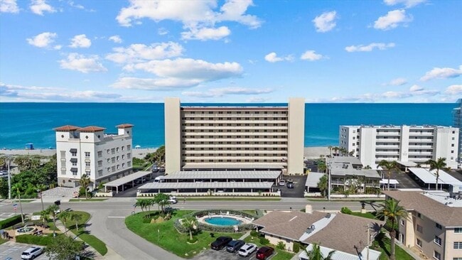 Building Photo - 255 The Esplanade N