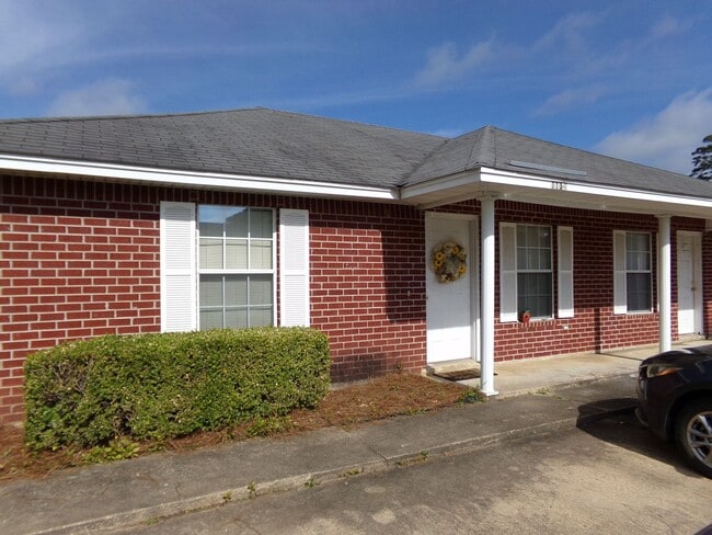 Building Photo - 1114 Sybil Dr