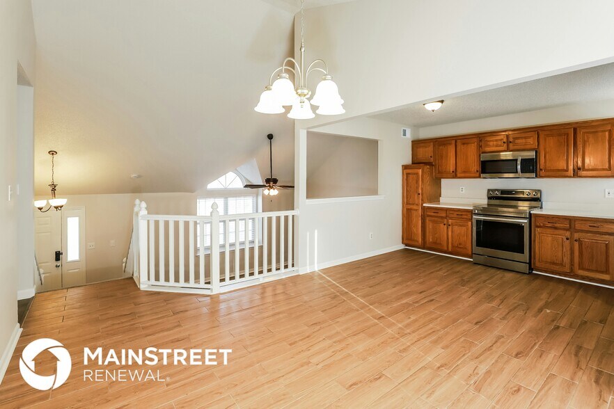 Building Photo - 820 NW Rosaceae Dr