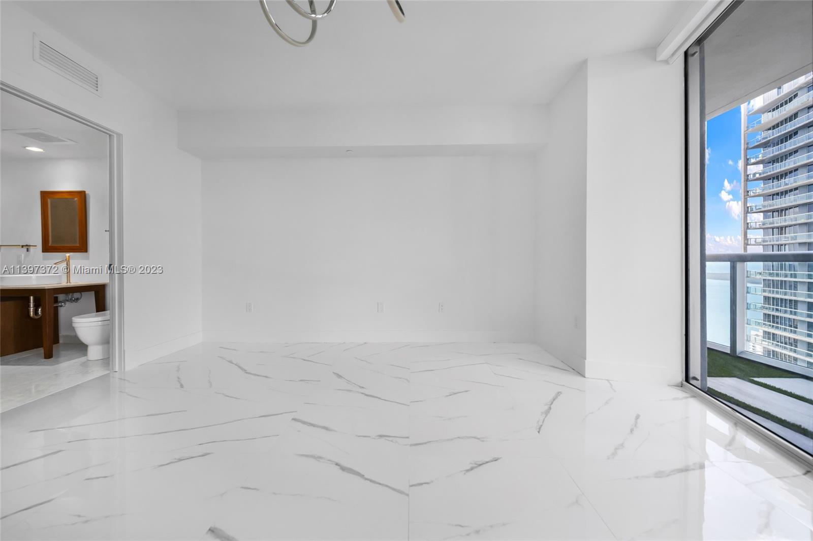 Building Photo - 475 Brickell Ave